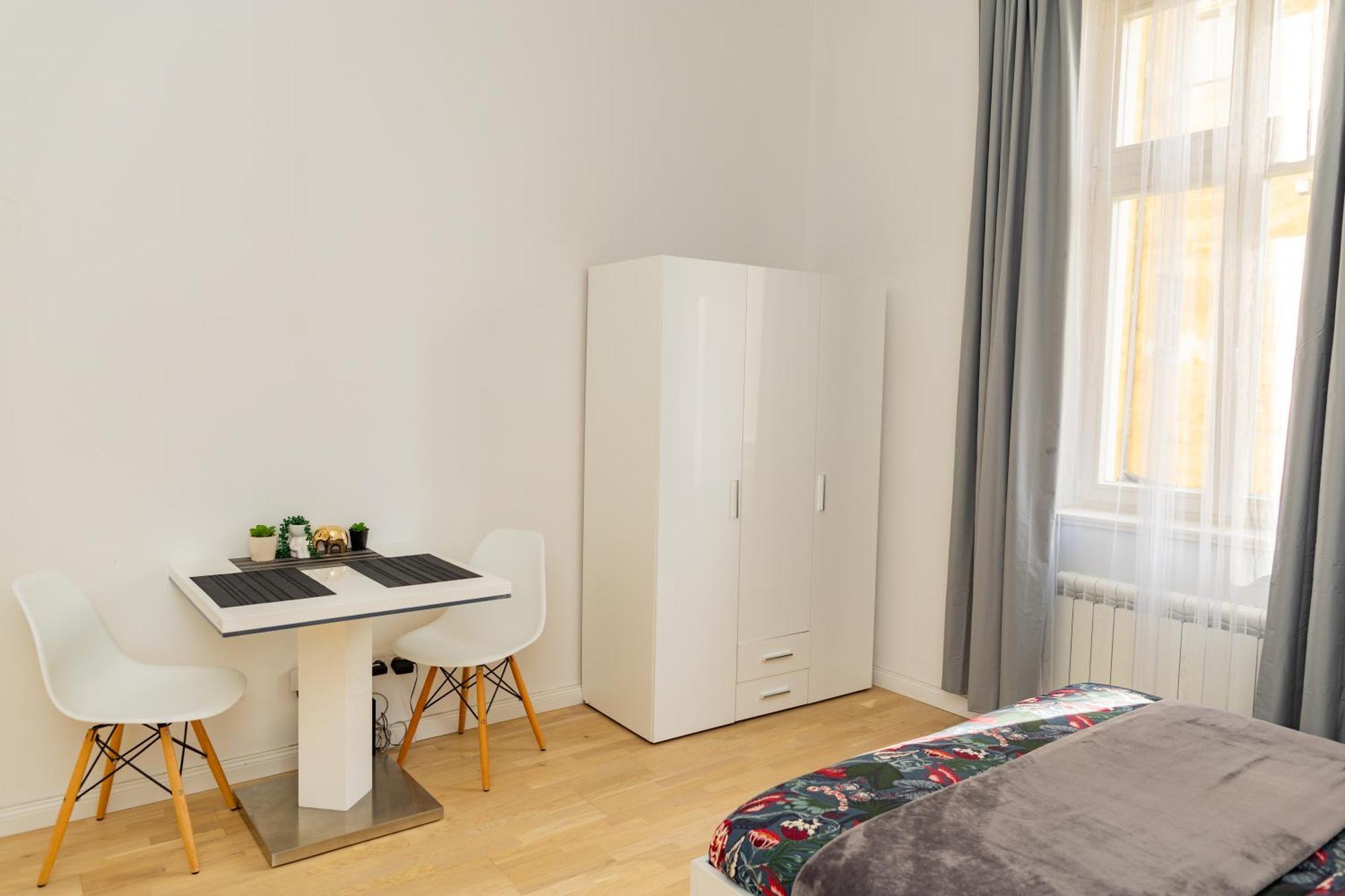 Wenceslas Square Apartment Prague Exterior photo